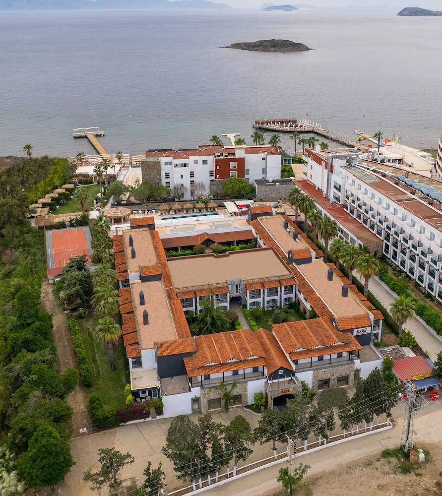 Tiana Beach Hotel